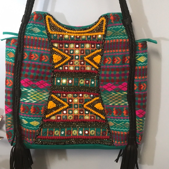 Nwot  Briella embroidered tassel tote boho style - Picture 5 of 8
